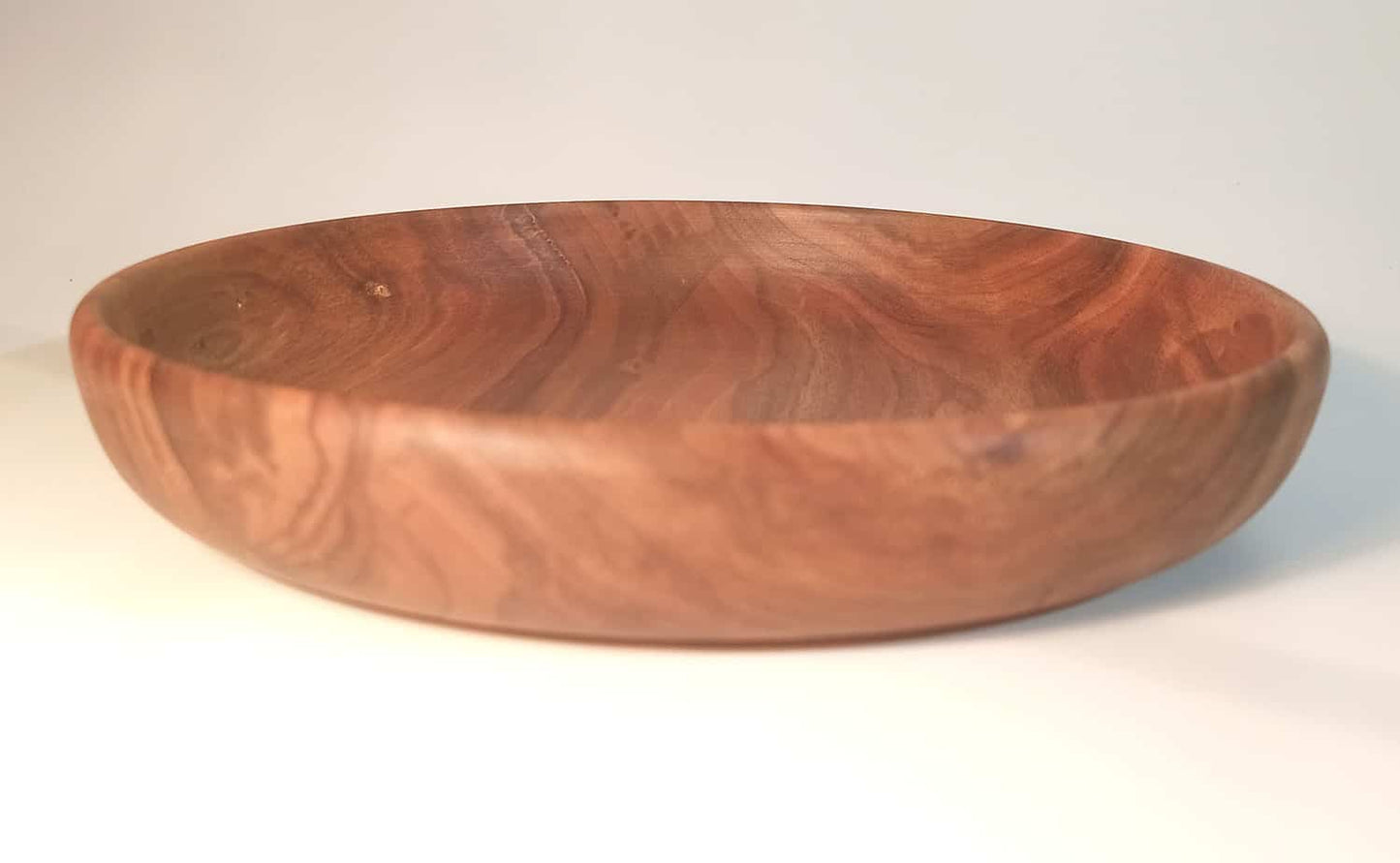 Assiette-enfant-bois-noyer (face)