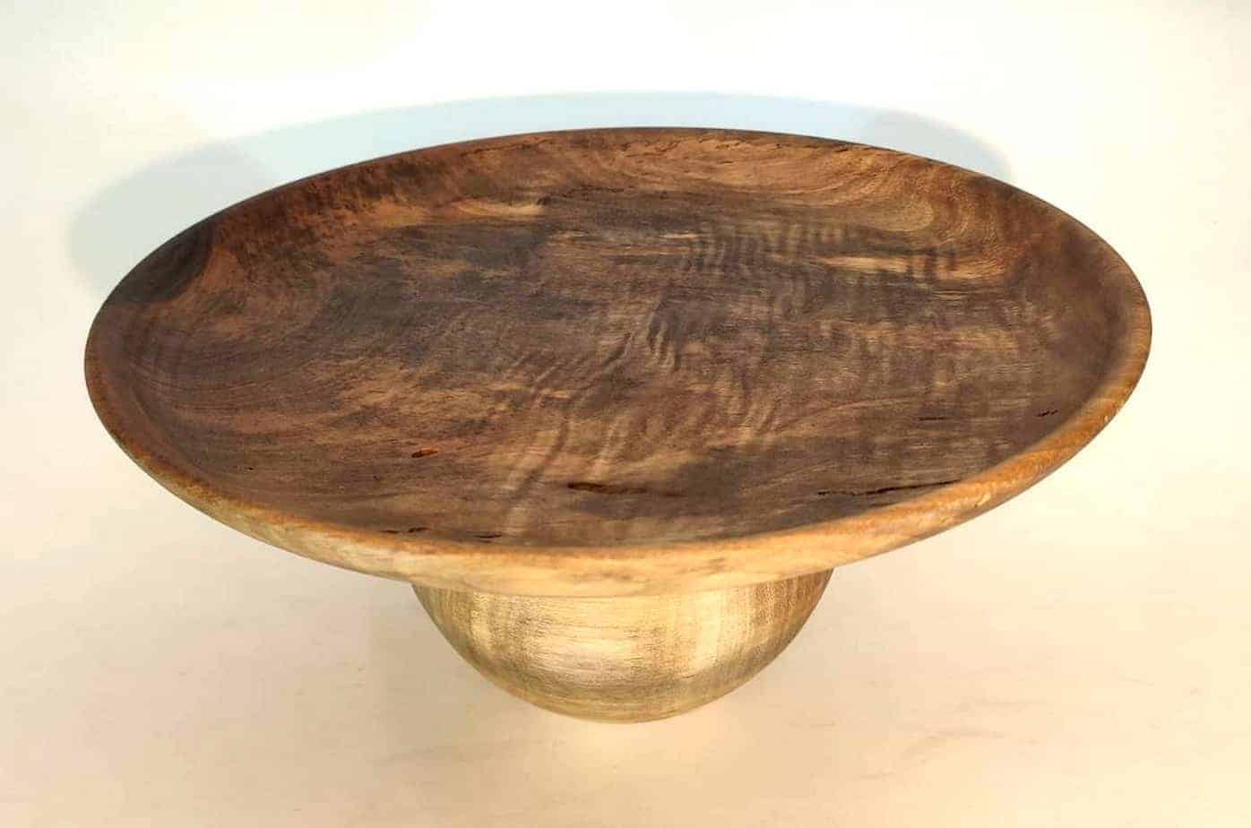 presentoir-haut-tourné-sur-bois-noyer